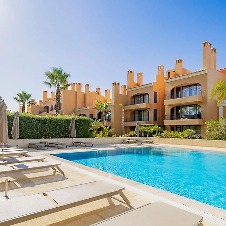 Al - Apartamentos Vila Sol F5 Bloco 3 奎特里拉 外观 照片