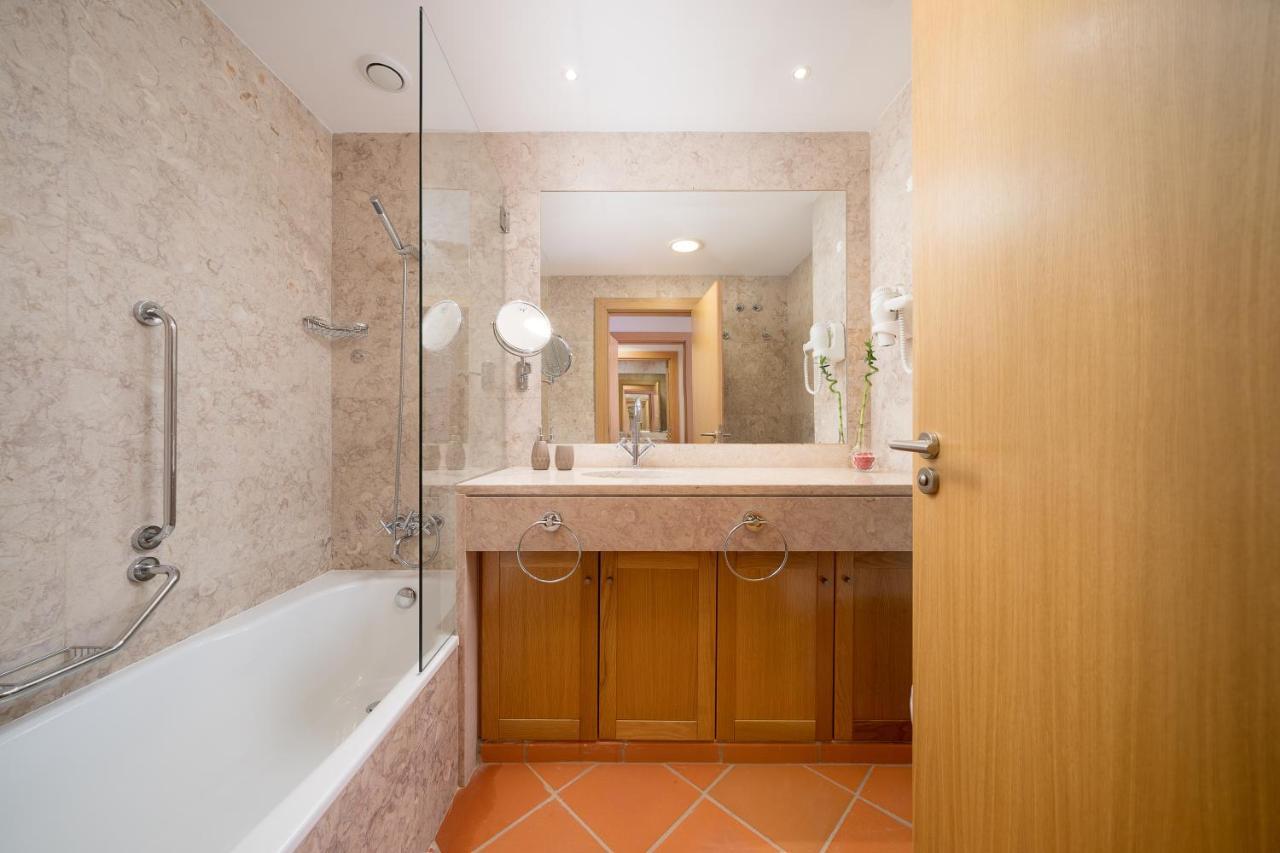 Al - Apartamentos Vila Sol F5 Bloco 3 奎特里拉 外观 照片