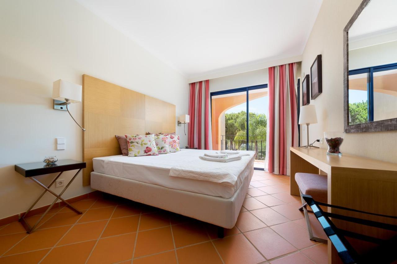 Al - Apartamentos Vila Sol F5 Bloco 3 奎特里拉 外观 照片