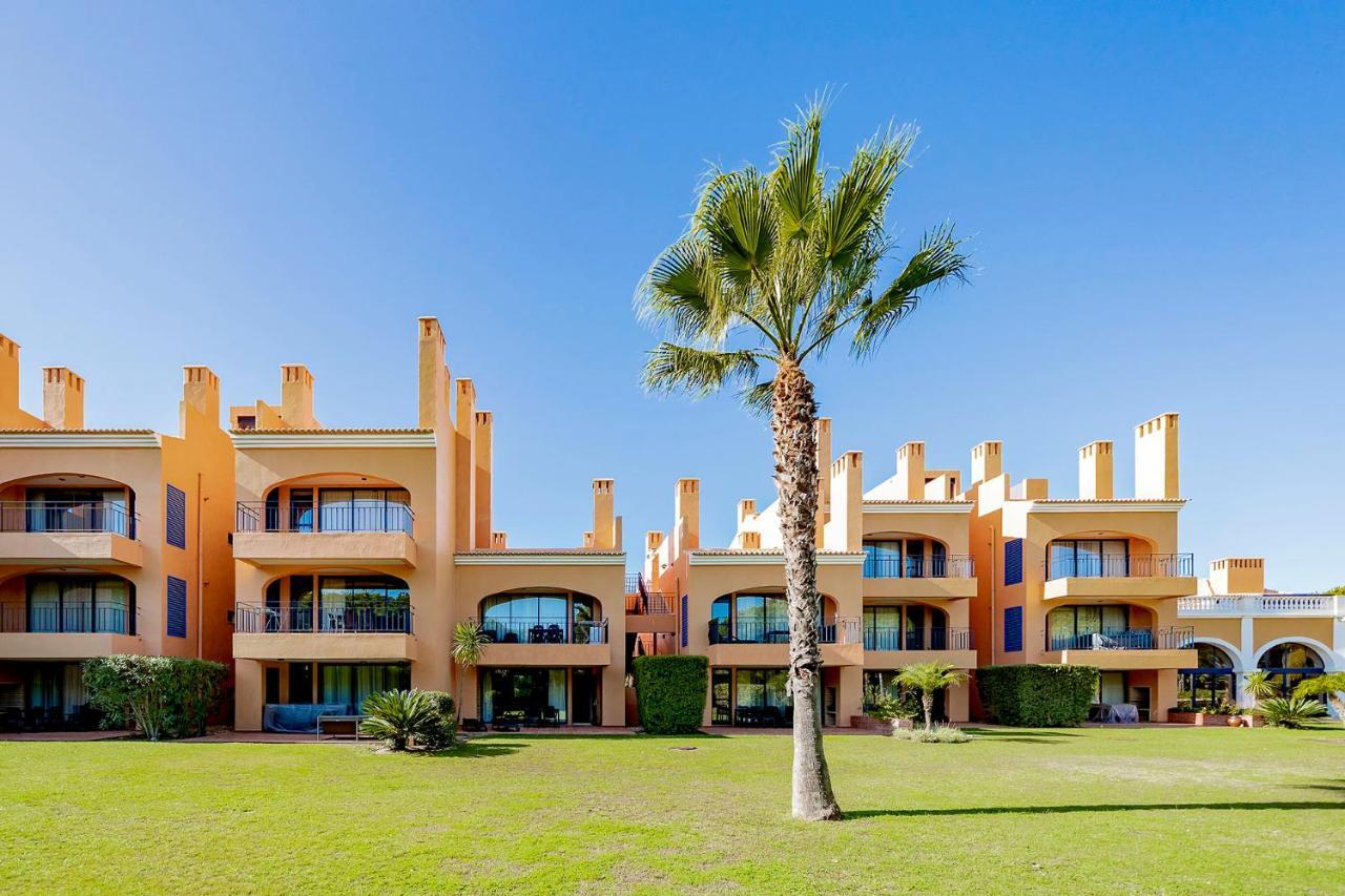 Al - Apartamentos Vila Sol F5 Bloco 3 奎特里拉 外观 照片
