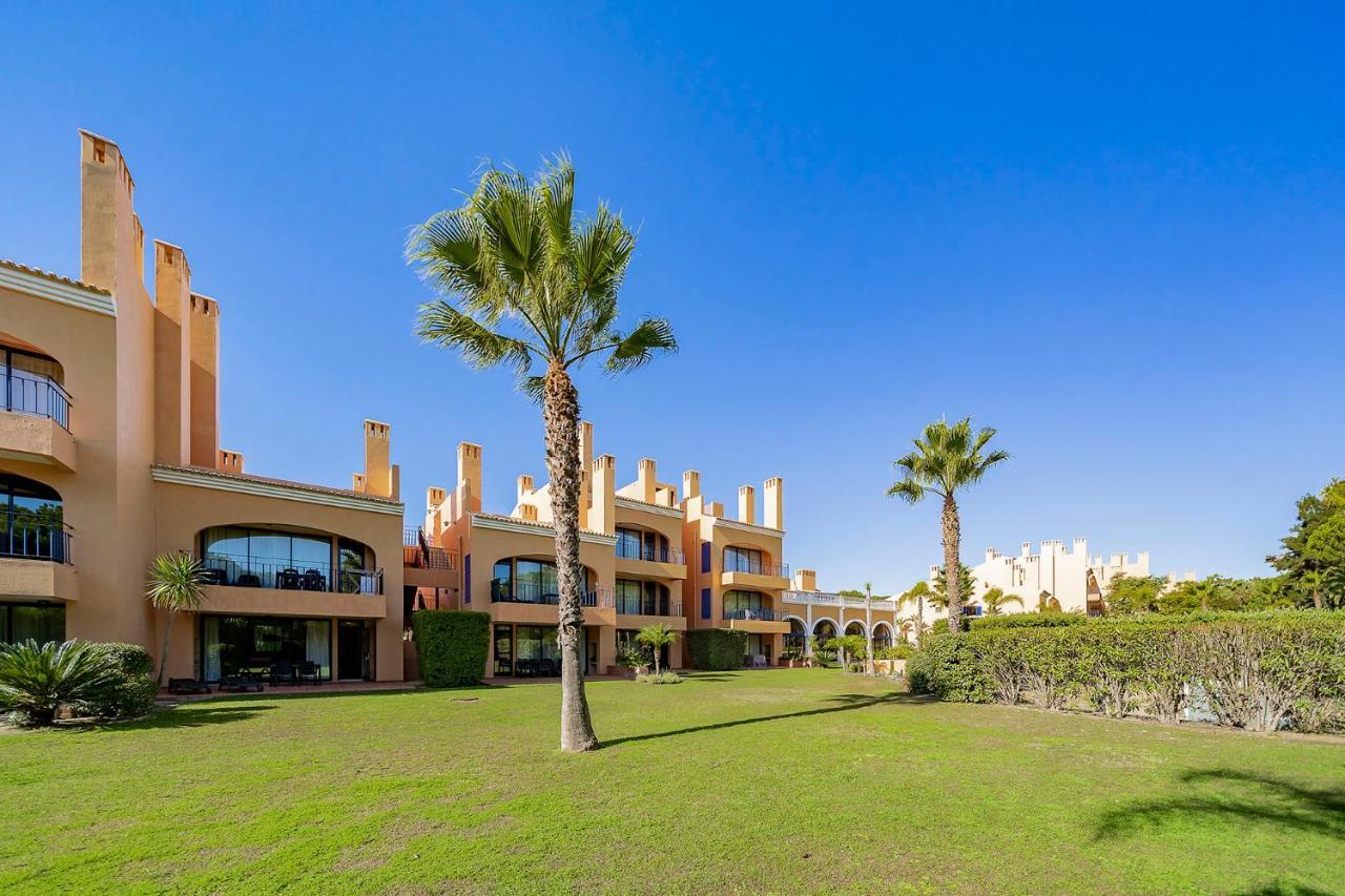 Al - Apartamentos Vila Sol F5 Bloco 3 奎特里拉 外观 照片