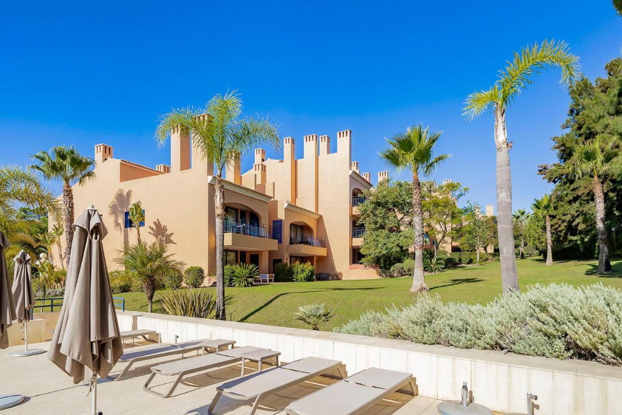 Al - Apartamentos Vila Sol F5 Bloco 3 奎特里拉 外观 照片