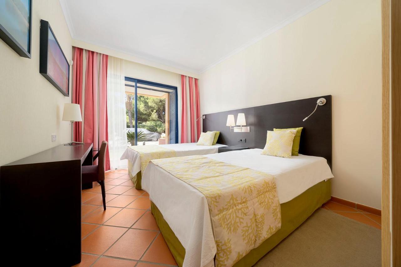 Al - Apartamentos Vila Sol F5 Bloco 3 奎特里拉 外观 照片